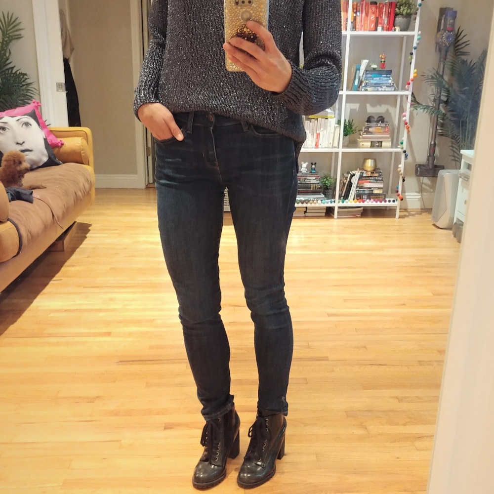 GAP Mid-Rise Skinny Jeans in Dark Indigo - Size 26